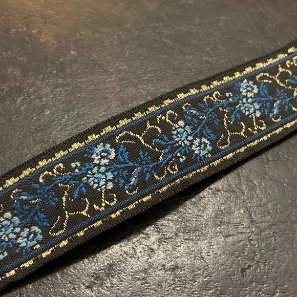 Boho floral embroidered webbing cuff textile festival bracelet - Picture 6 of 7